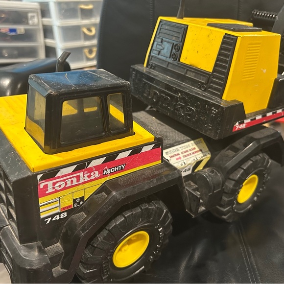 Vintage Tonka Mighty Construction Vehicle in Black and Yellow - Picture 7 of 13